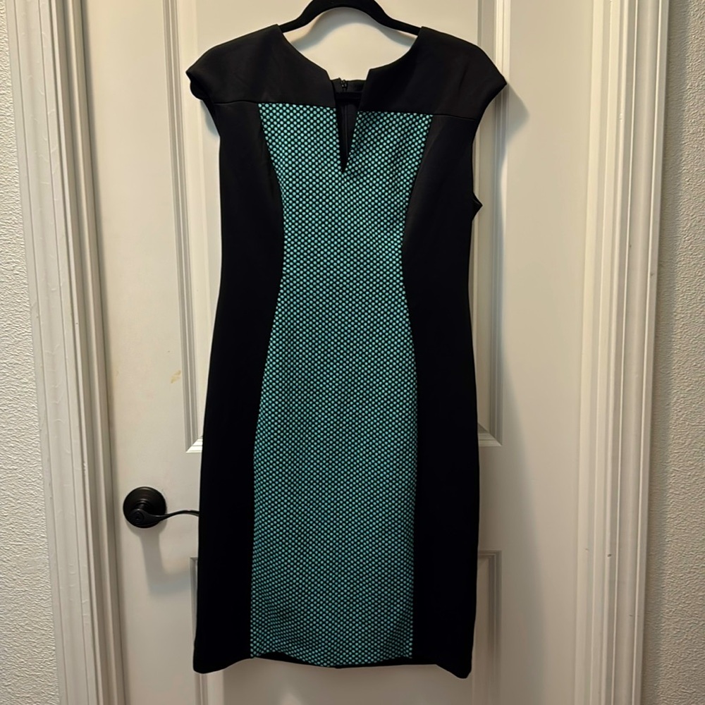 Connected Apparel-Black and blue lid length sleeveless dress